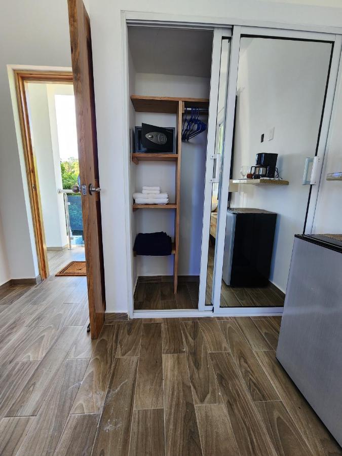 Bella Villa Room With Large Pool And Close To Beach لاس غاليراس المظهر الخارجي الصورة